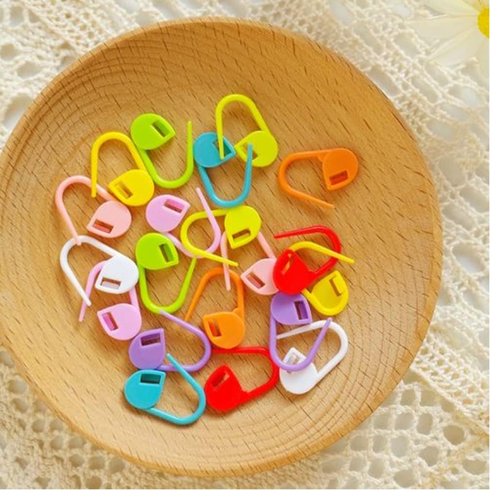 Hayodo Stitch Markers 10 Colors Knitting Crochet Locking 60/160/240Pcs Stitch Needle Clip Counter with 3 Plastic Needle Randomly and 1 Knitting Crochet Loop Ring (Multicolor-160 pcs)