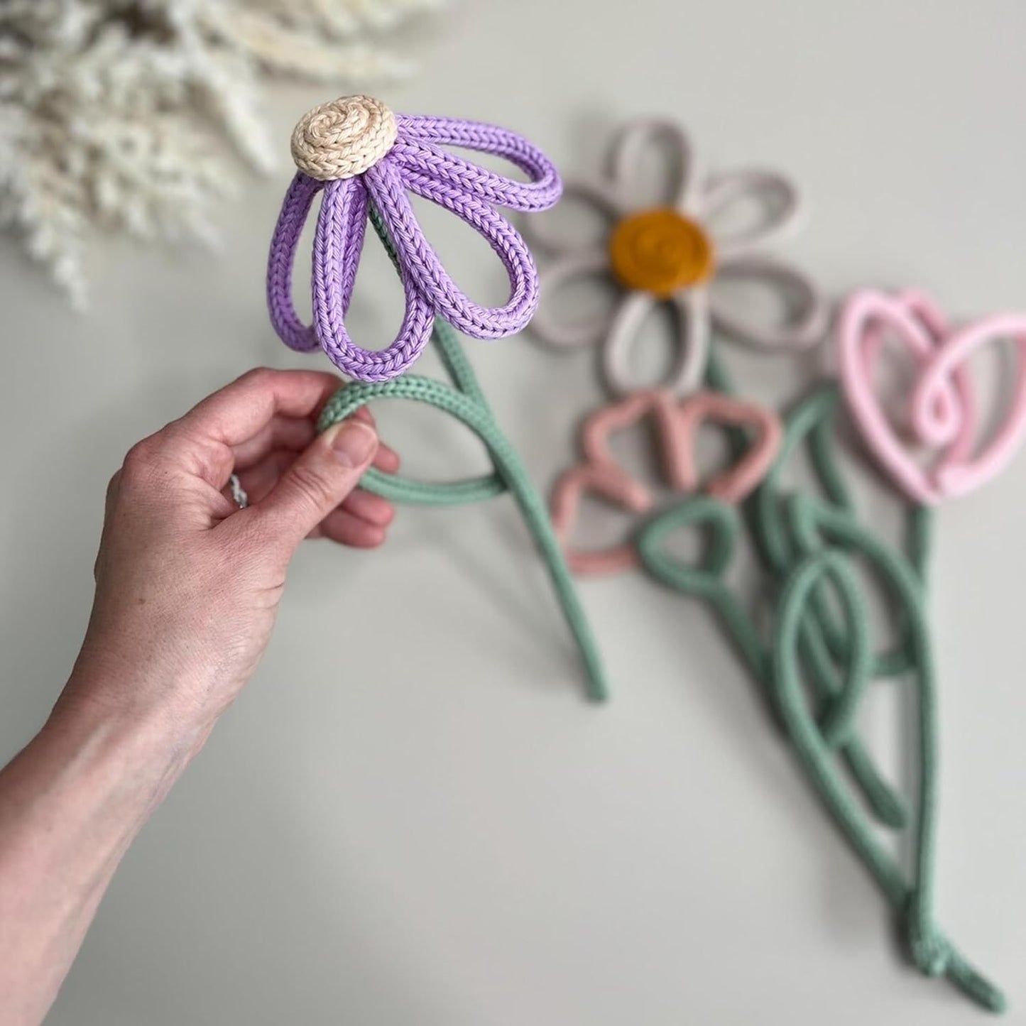 BoFUN DIY Flower Craft Kit for Adults Teens - Floral Wire Art Craft Set with 18 Templates, Wire, Knit Rope | Wedding Party Favors, Women Birthday, Motherās Day Gifts, Handmade Home Decor (Floral)