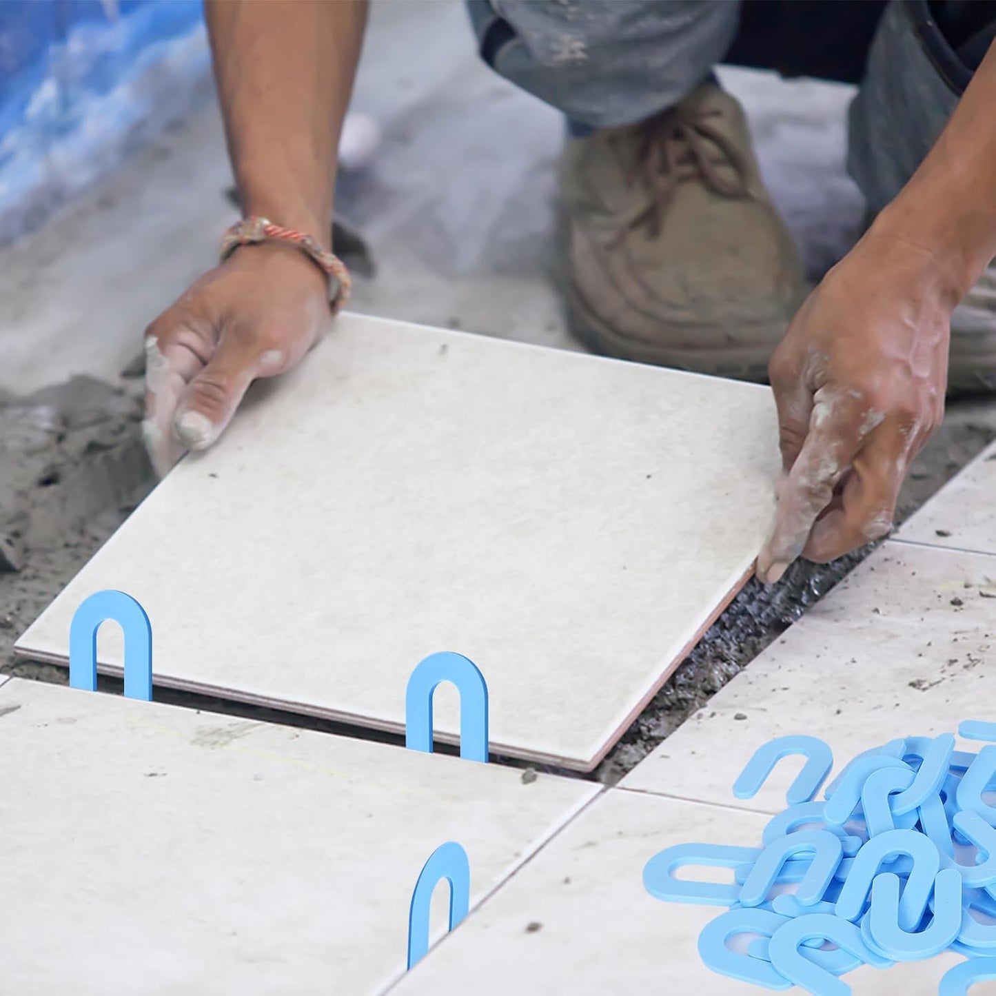 Horseshoe Shim Tile Spacers 1/16 Inch Tile Spacers U Shape Plastic Shims for Tile Leveler Spacers (1/16 Blue 500 pieces)