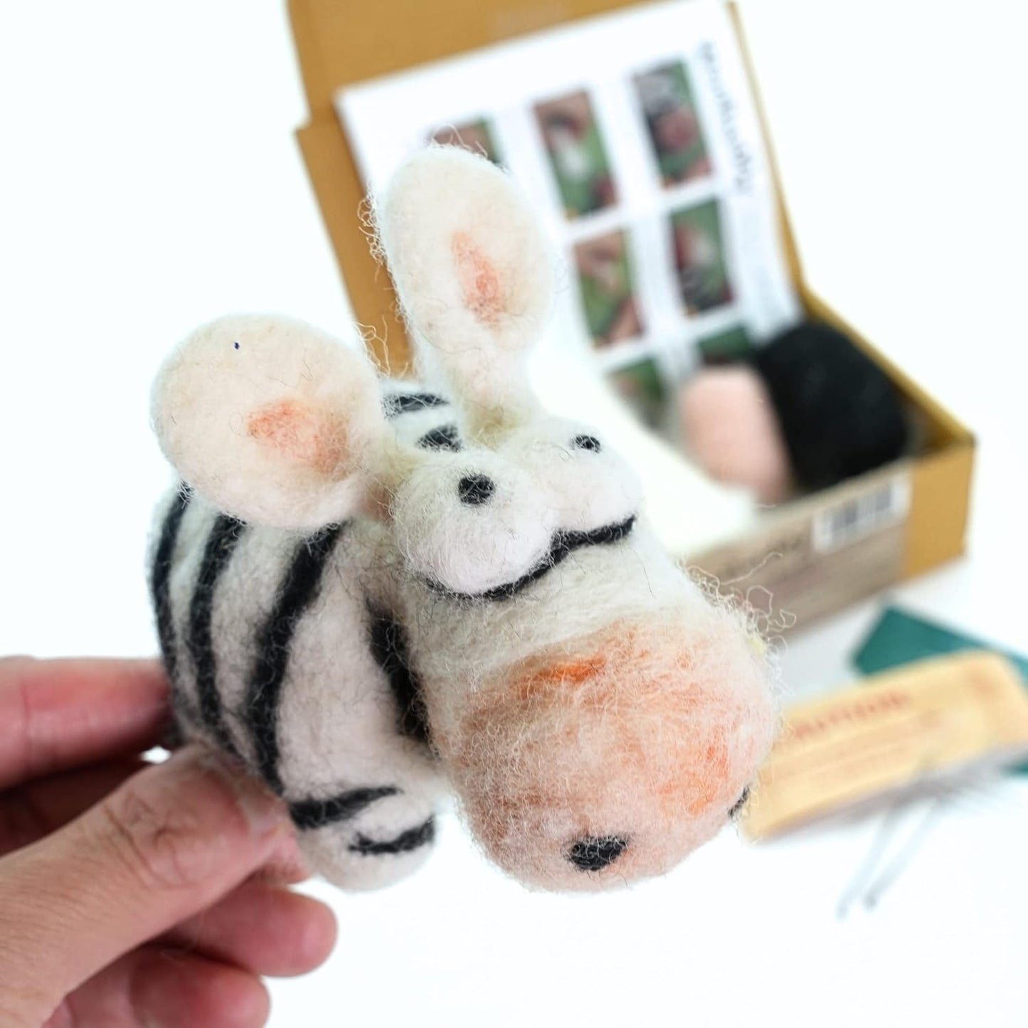 Woolbuddy Needle Felting Kit for Beginners & Adults – Zebra DIY Felt Animal Starter Kit with Natural Wool Roving, Felting Needles & Step-by-Step Instructions