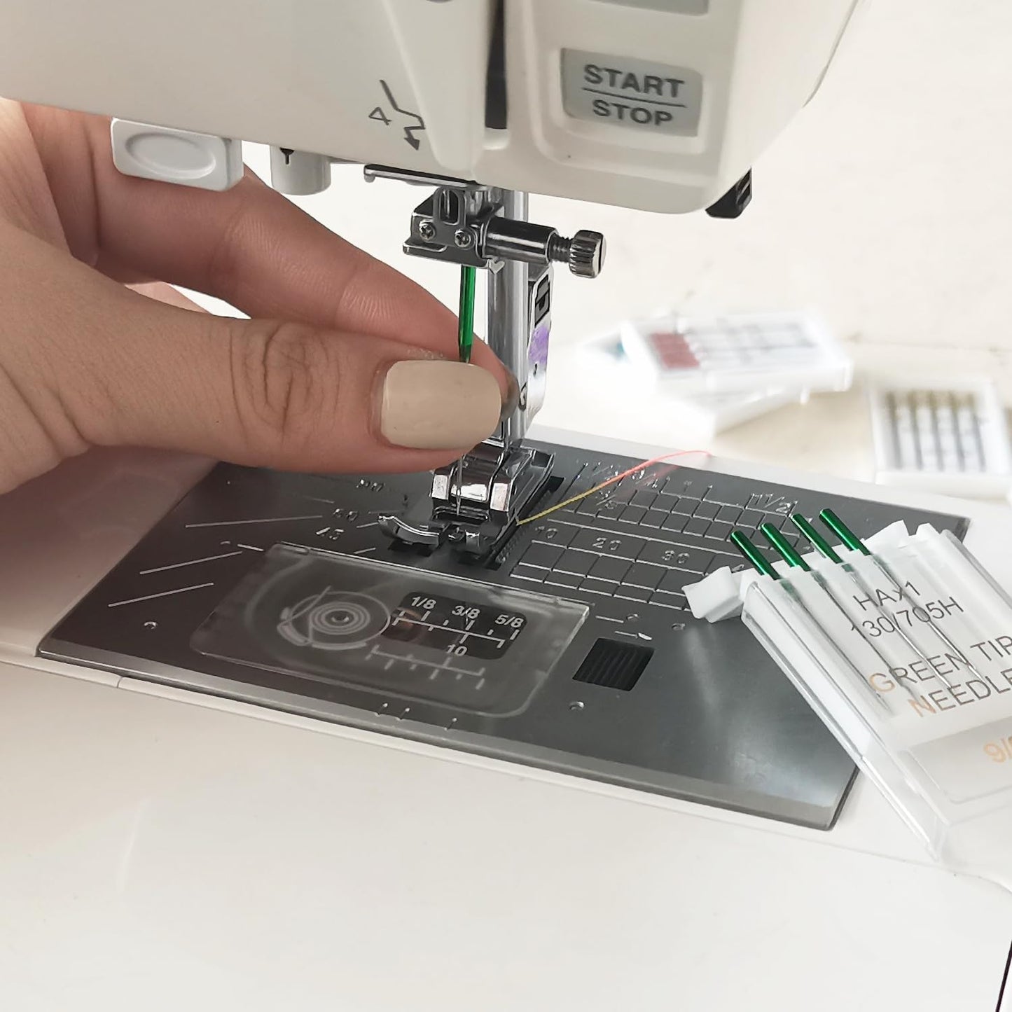 HONEYSEW 60 Pieces Sewing Machine Needles Universal Regular Point Machine Needles for Home Sewing Machine Compatible with Singer, Brother and Old Sewing Machine (Green, Size9-60PCS)