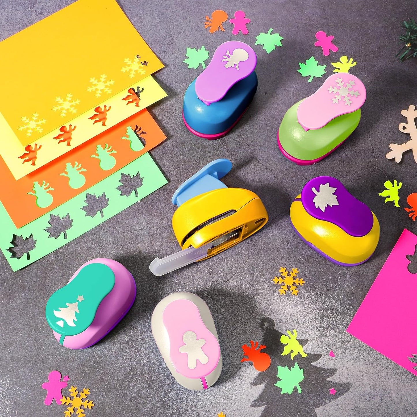 CHENGU 16 Pcs Craft Holes Punch Paper Punchers Scrapbook Punches with Craft Sticker Paper, Round, Star, Square, Heart, Flower, Wave Circle Shape (1 Inch,Christmas)