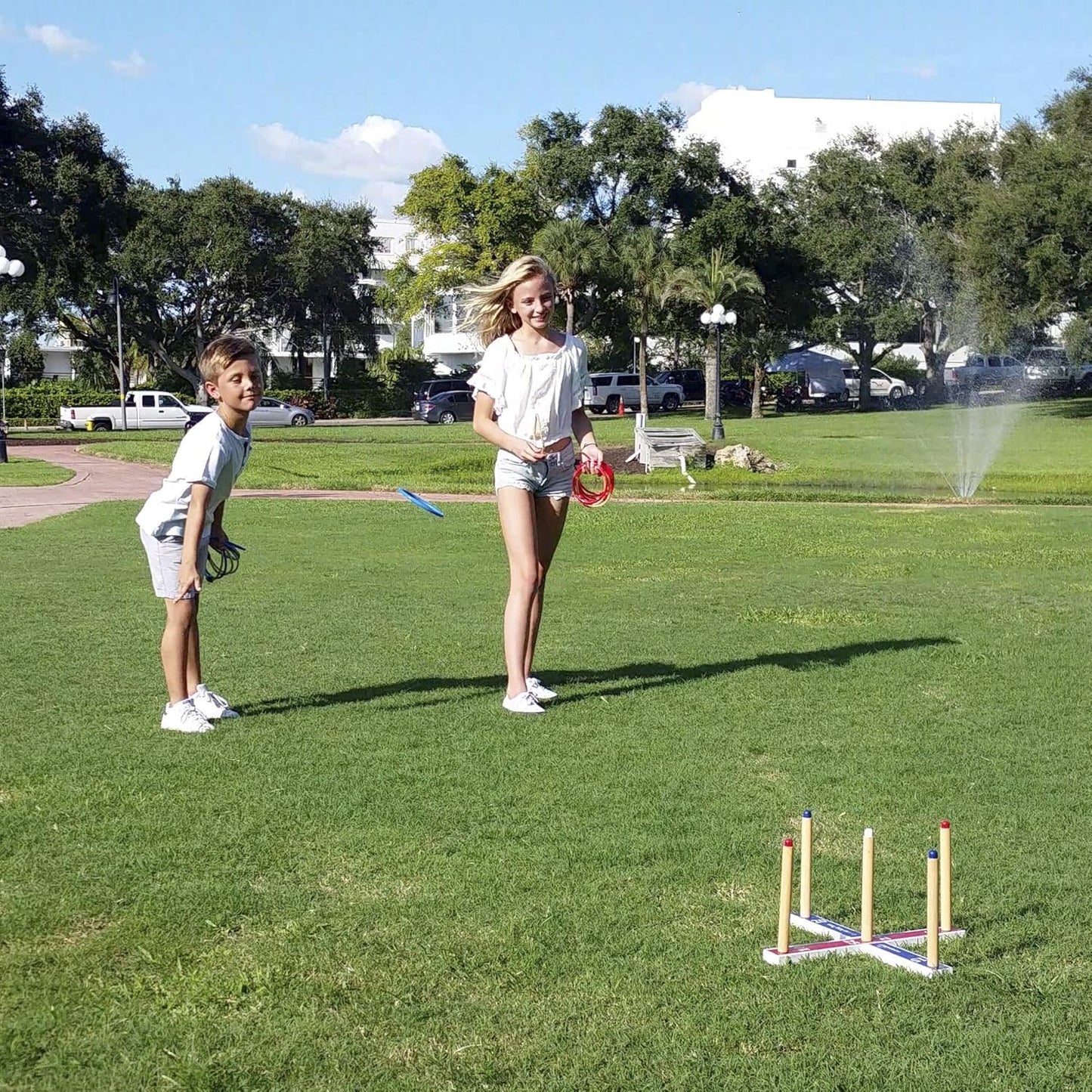 Ring Toss Game for Kids, Fun Ring Tossing Outdoor Game Set Carnival Games Set Indoor & Outdoor Game for Family and Friends with 16 Rings (8 Rope Rings, 8 Plastic Rings)